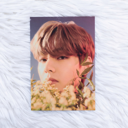 BTS V - HYBE INSIGHT MINI TOUR PHOTOCARD #2