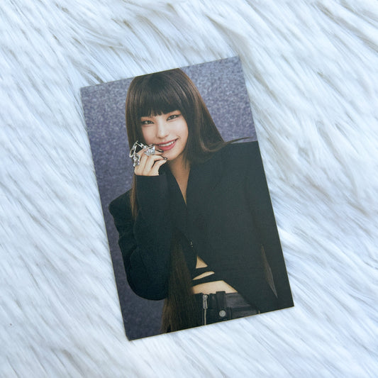 ITZY YEJI - CHESHIRE STANDARD NEON PHOTOCARD