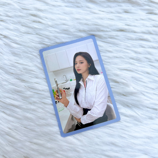 TWICE TZUYU - FORMULA OF LOVE: O+T = <3 STUDY ABOUT LOVE VER. PHOTOCARD